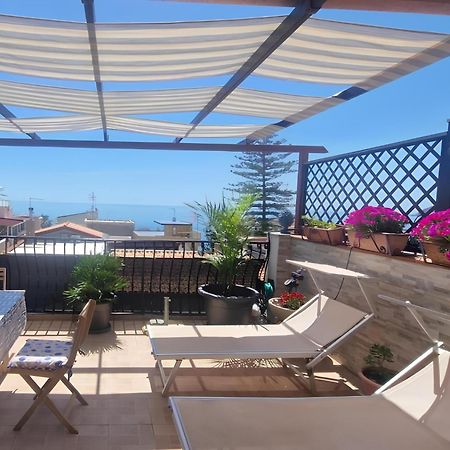 Ferienwohnung Terrazza Enjoy Letojanni Exterior foto