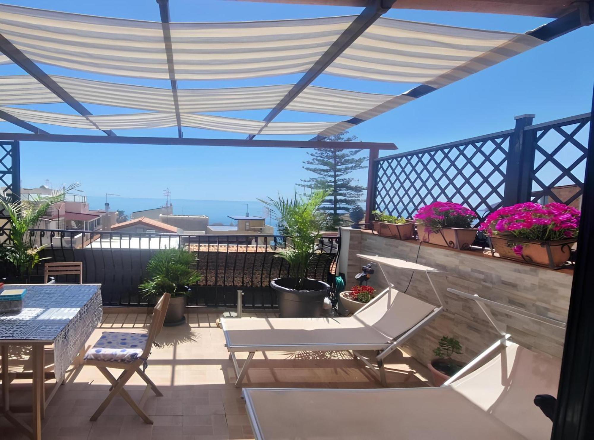 Ferienwohnung Terrazza Enjoy Letojanni Exterior foto